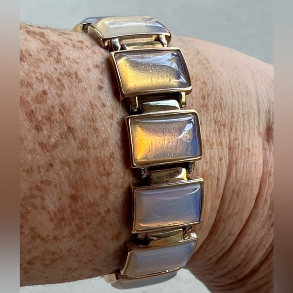 ✨ Vintage-Style Gold Tone Link Bracelet with Iridescent Panels ✨ - Picture 1 of 8